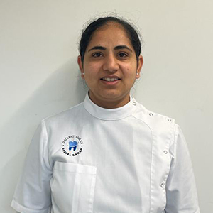 Dr Ravneet Kaur Profile